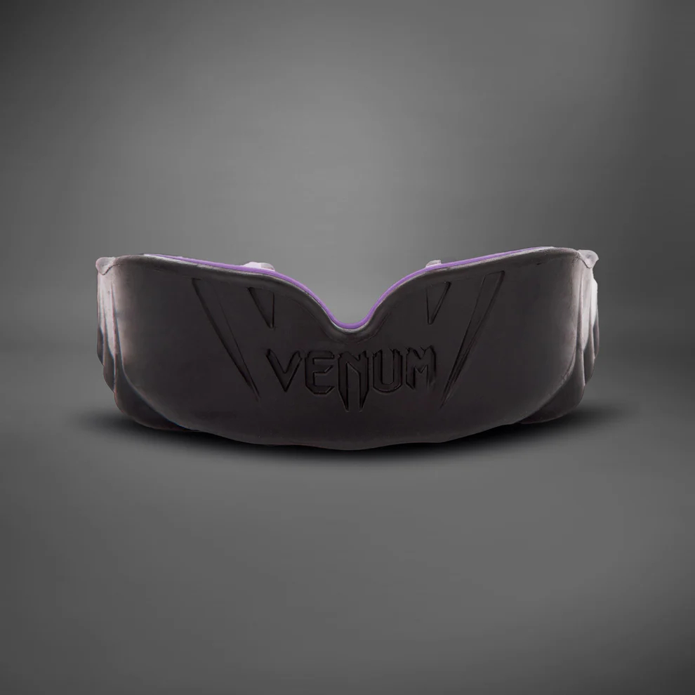 Капа VENUM CHALLENGER - черно-фиолетовый