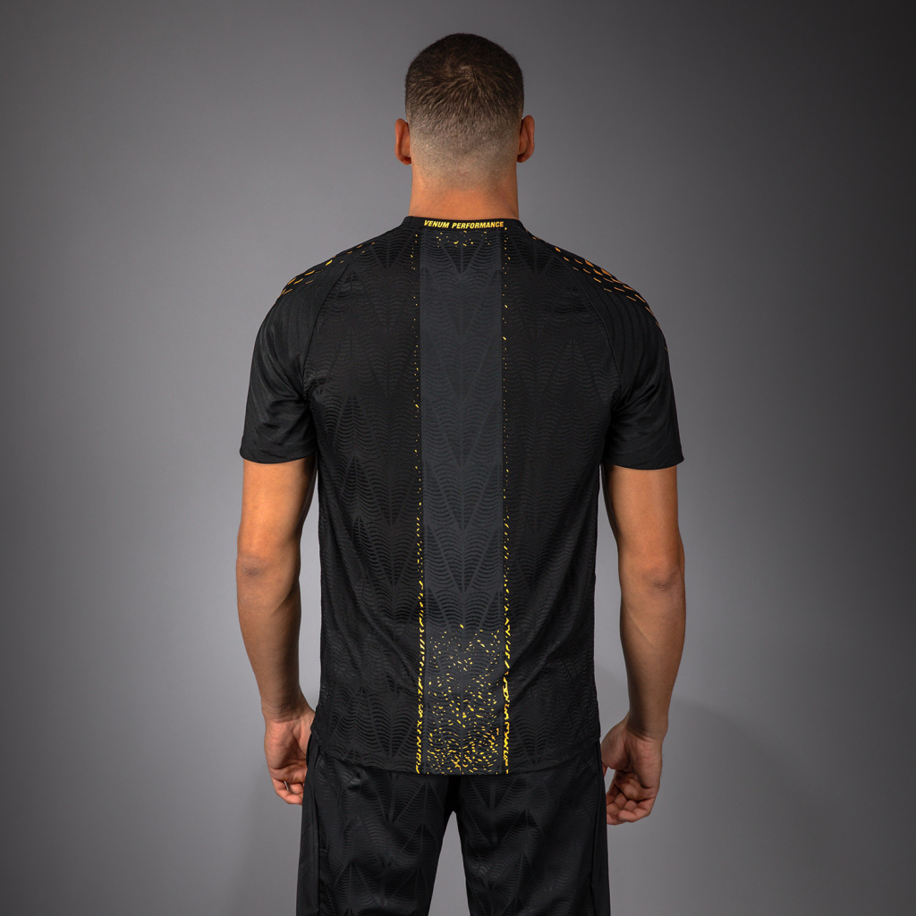 Футболка UFC Zenith by Venum Authentic Fight Night Black/Gold Футболка UFC Zenith by Venum Authentic Fight Night Black/Gold