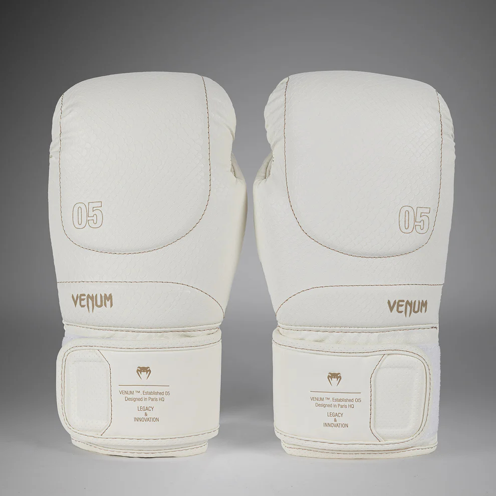 Боксерские перчатки Venum Impact Evo Scales