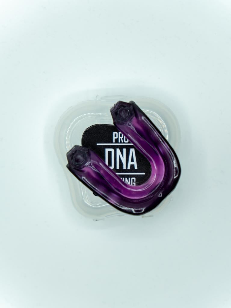 Капа DNA PRO BOXING, черно-фиолетовая