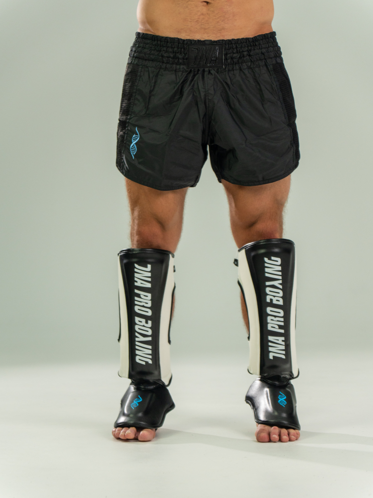 Защита голени DNA PRO BOXING MTRX, черно-белый Защита голени DNA PRO BOXING MTRX, черно-белый