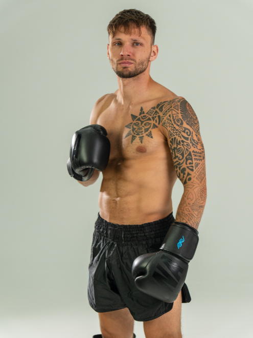 Боксерские перчатки DNA MTRX, черные