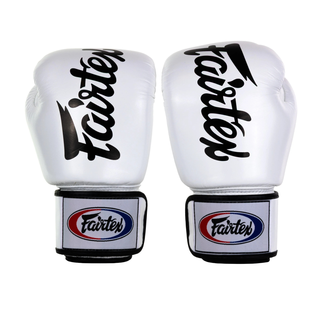 Боксерские перчатки Fairtex BGV19 Deluxe Tight Fit, белые Боксерские перчатки Fairtex BGV19 Deluxe Tight Fit, белые
