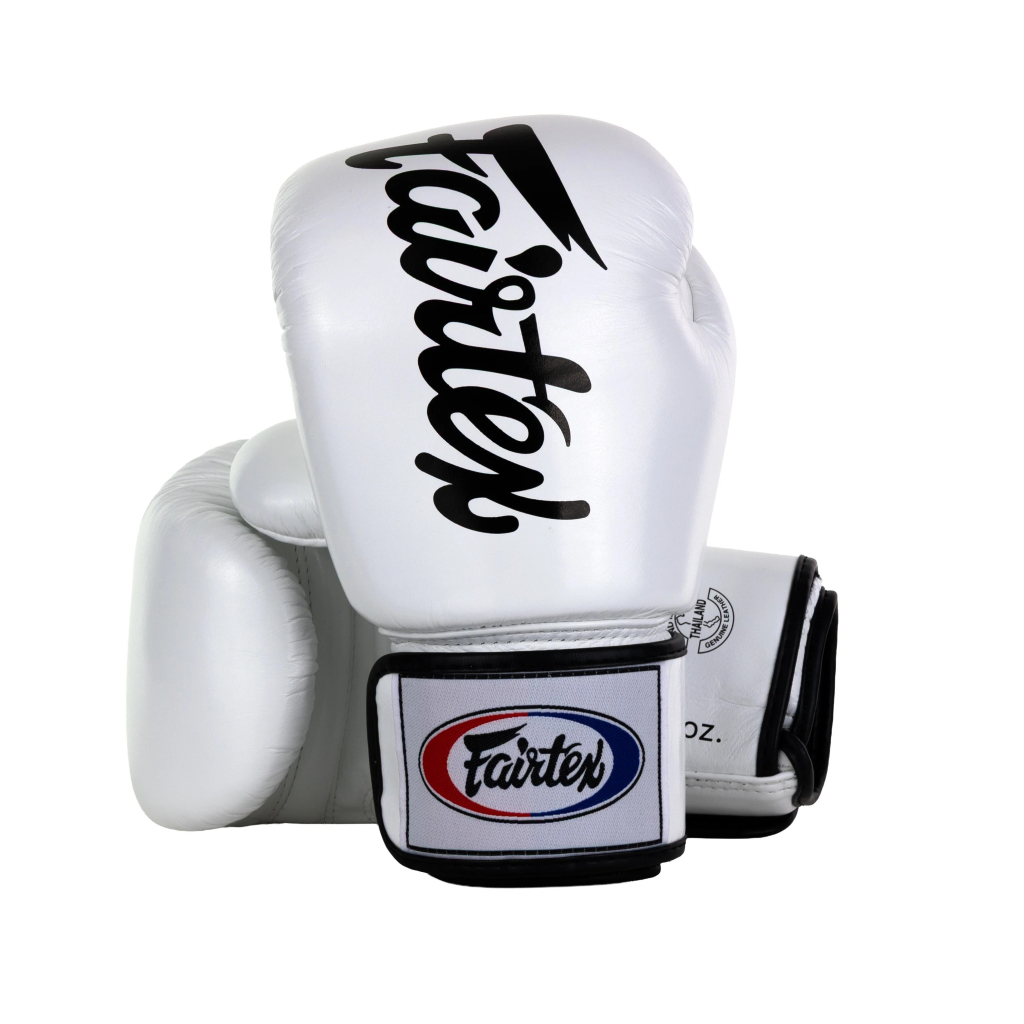 Боксерские перчатки Fairtex BGV19 Deluxe Tight Fit, белые Боксерские перчатки Fairtex BGV19 Deluxe Tight Fit, белые