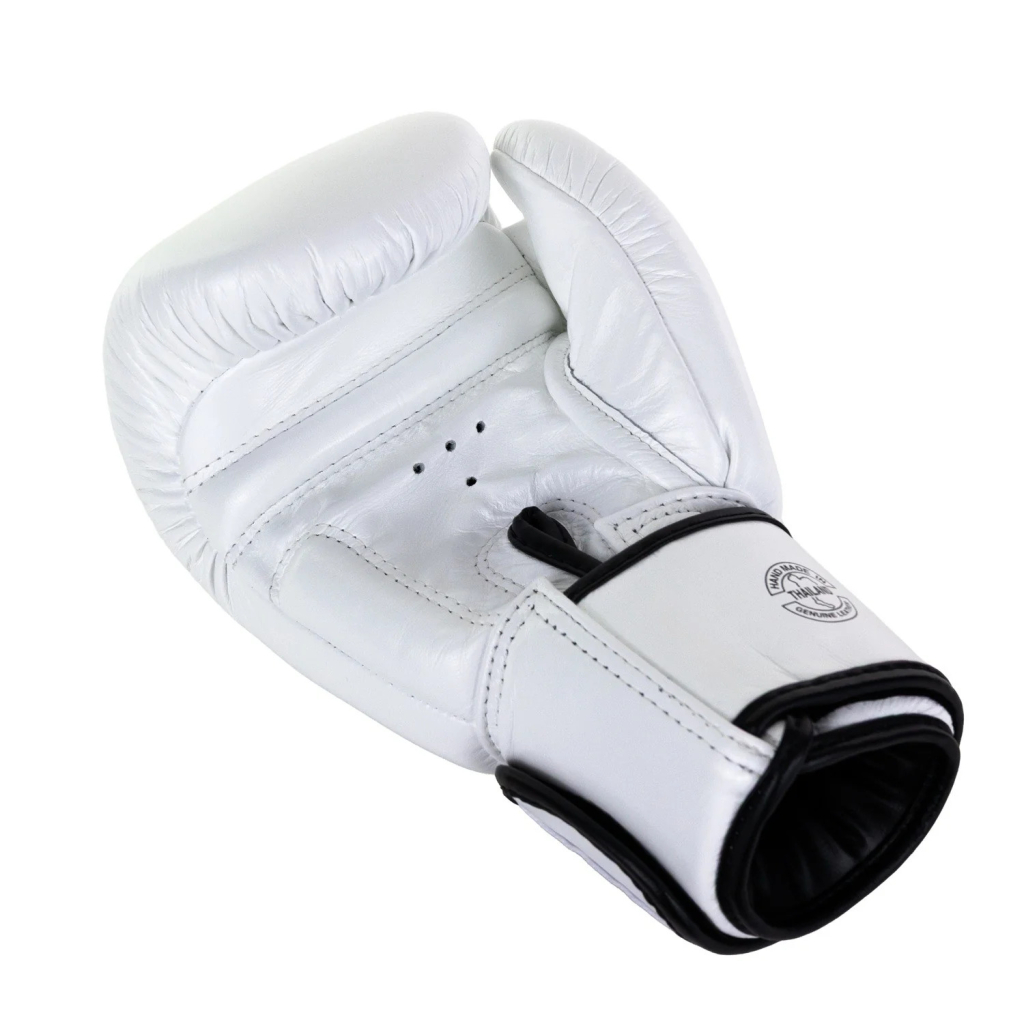 Боксерские перчатки Fairtex BGV19 Deluxe Tight Fit, белые Боксерские перчатки Fairtex BGV19 Deluxe Tight Fit, белые