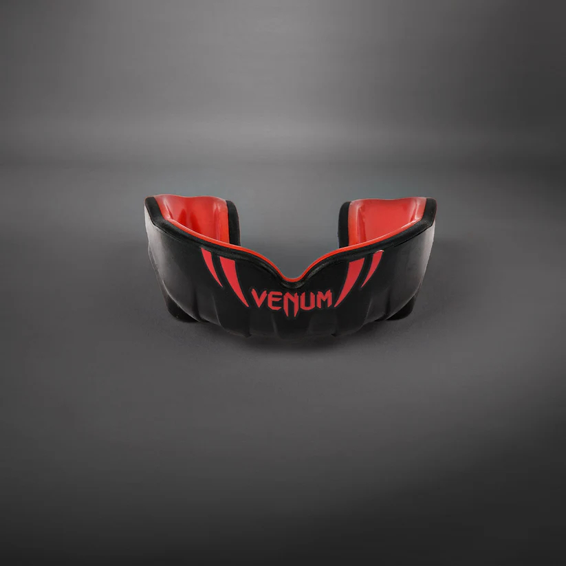 Капа Venum Challenger Kids- черно-красная Капа Venum Challenger Kids- черно-красная