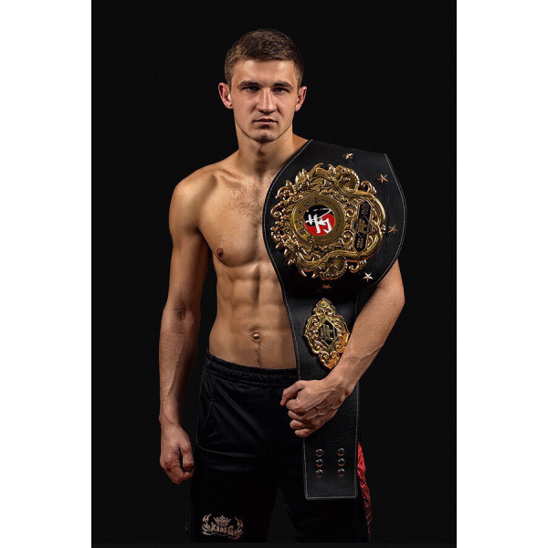 Эдуард Михович: «Ради подписания контракта с EM-Legend пришлось.