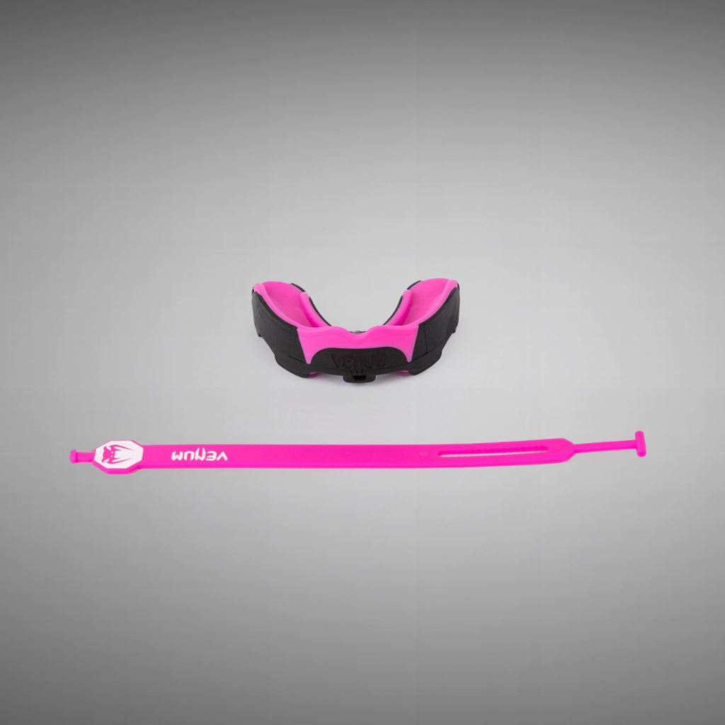 Капа VENUM PREDATOR - черно-розовый Капа VENUM PREDATOR - черно-розовый