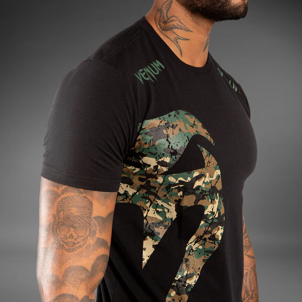 Футболка Venum Original Giant Black/Forest-Camo