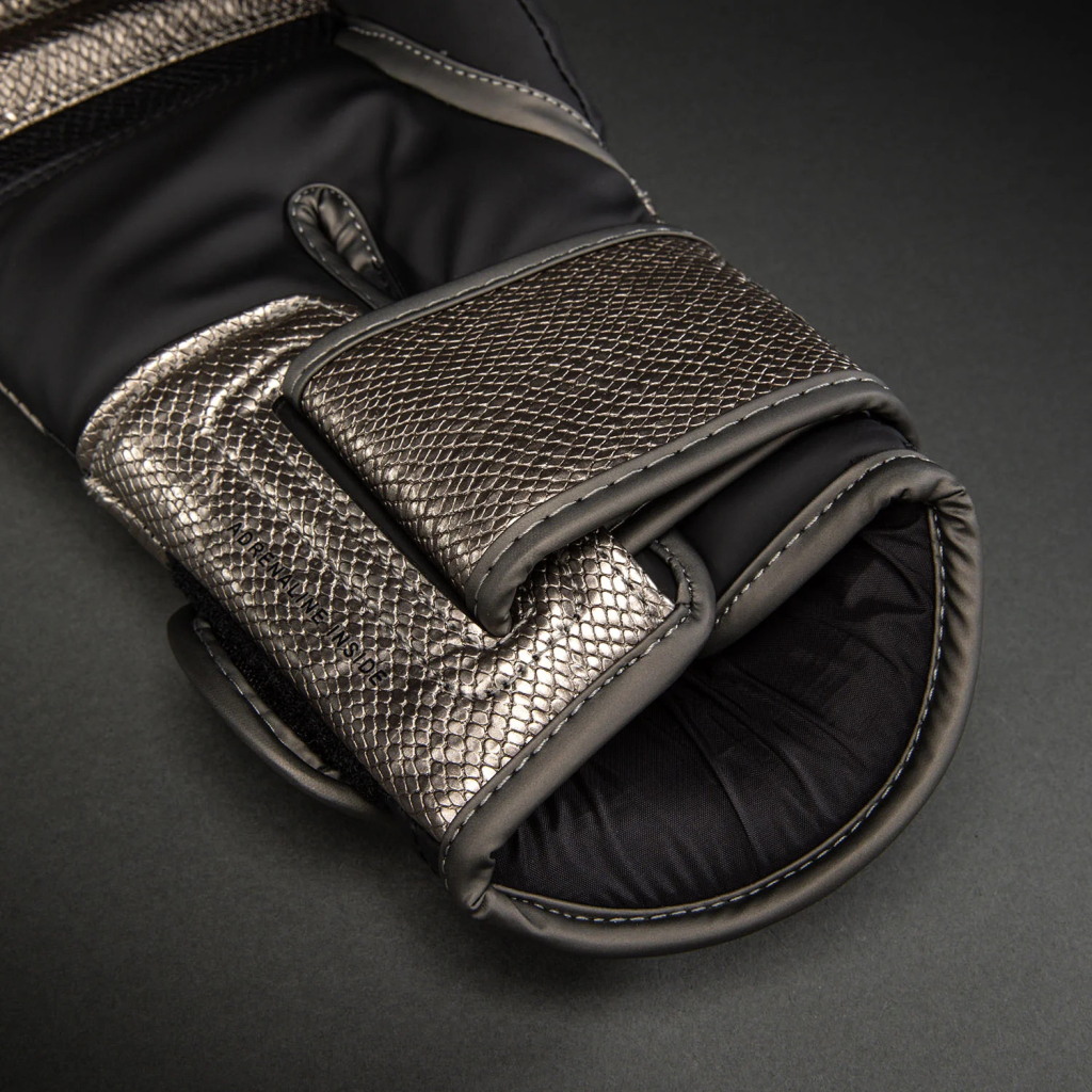 Боксерские перчатки Venum Challenger 4.0 Scales Silver/Black