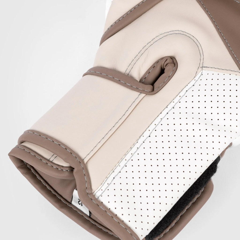 Боксерские перчатки Venum Elite Evo Sand