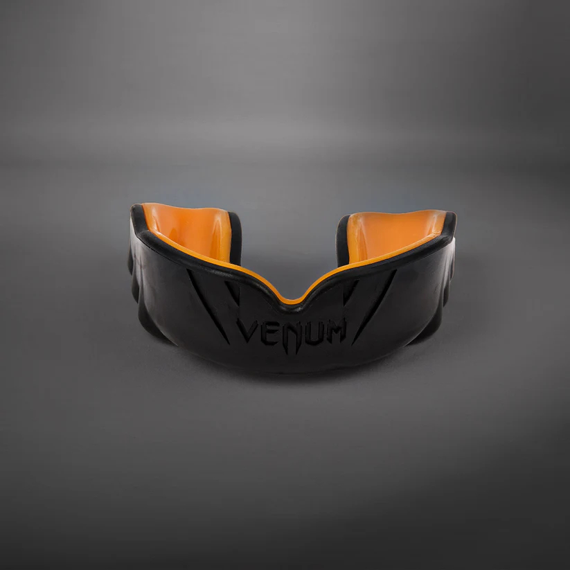 Капа VENUM CHALLENGER - черно-оранжевый