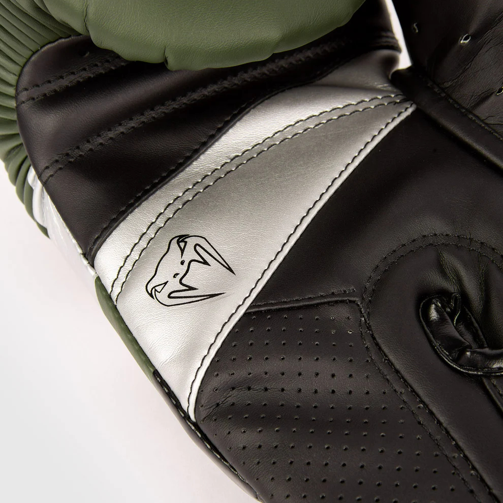 Боксерские перчатки Venum Elite Evo