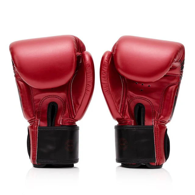 Боксерские перчатки Fairtex "Golden Jubilee" Боксерские перчатки Fairtex "Golden Jubilee"