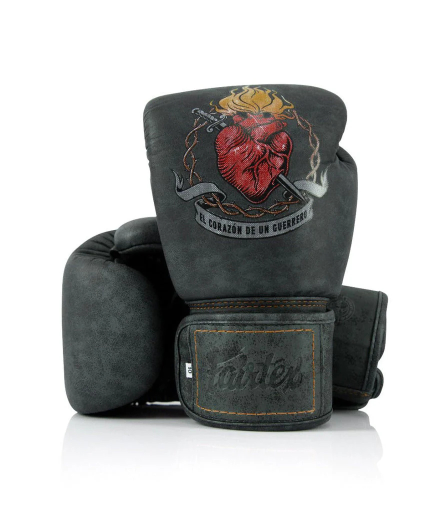 Боксерские перчатки Fairtex «The Heart of a Warrior» Боксерские перчатки Fairtex «The Heart of a Warrior»