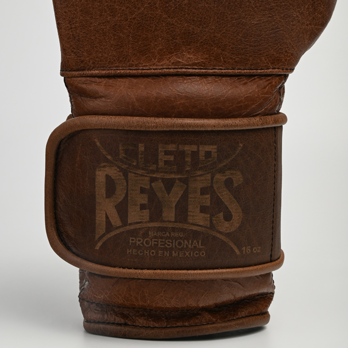 Тренировочные перчатки Cleto Reyes E600 Vintage, коричневые Тренировочные перчатки Cleto Reyes E600 Vintage, коричневые