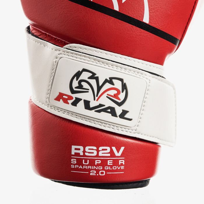 Перчатки для спарринга Rival RS2V красный