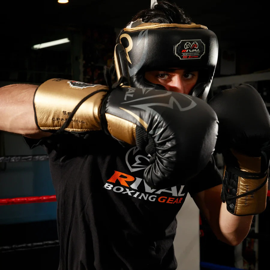 Перчатки RIVAL RS100 Professional Sparring Gloves белый/золотой