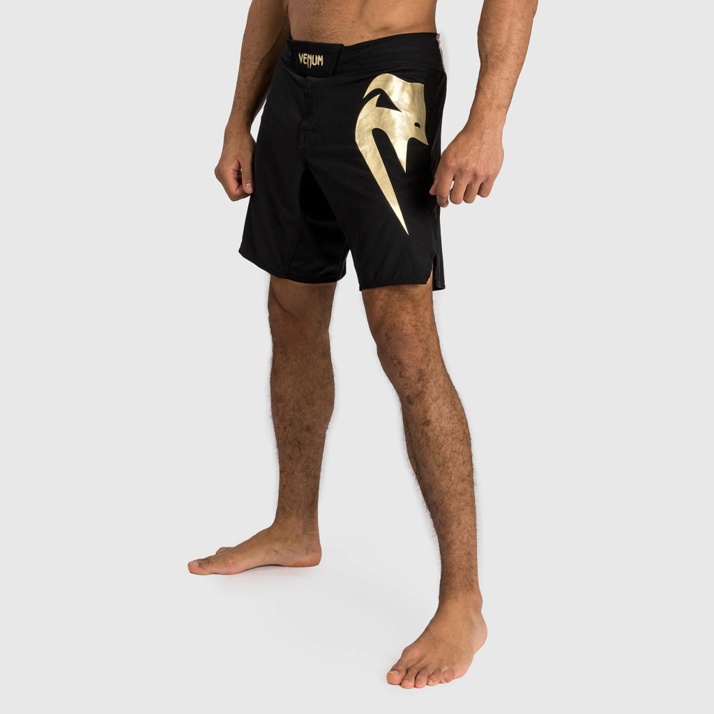 Шорты Venum Light 5.0 - Black/Gold Шорты Venum Light 5.0 - Black/Gold