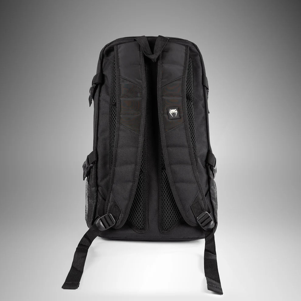 Рюкзак Venum Shockwave (20-25L)- Black