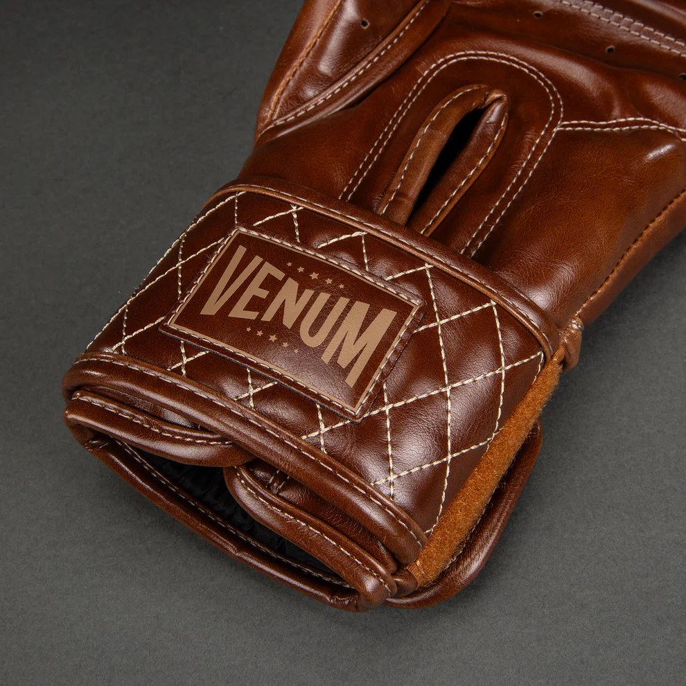 Боксерские перчатки Venum Impact Classic