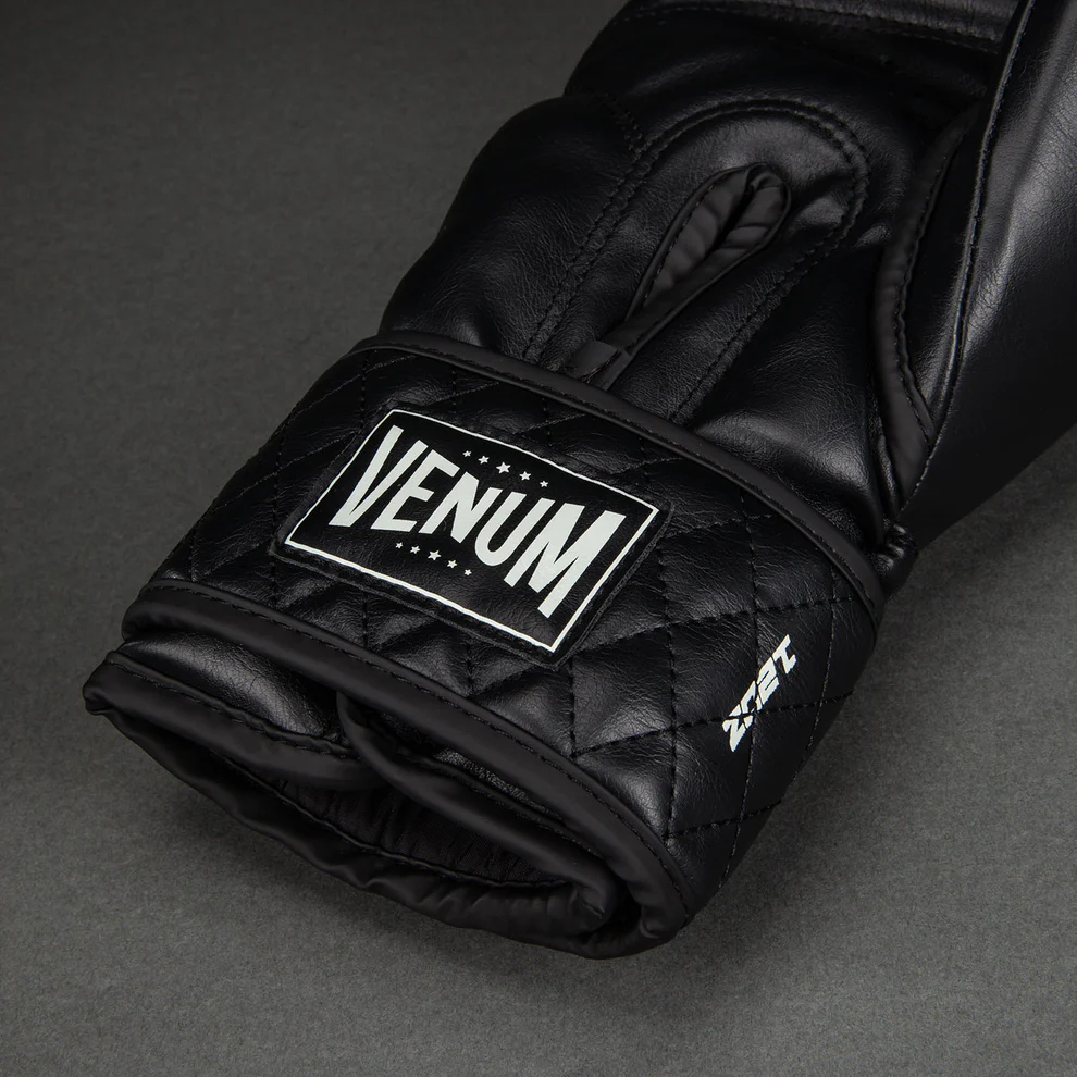 Боксерские перчатки Venum Impact Classic Боксерские перчатки Venum Impact Classic
