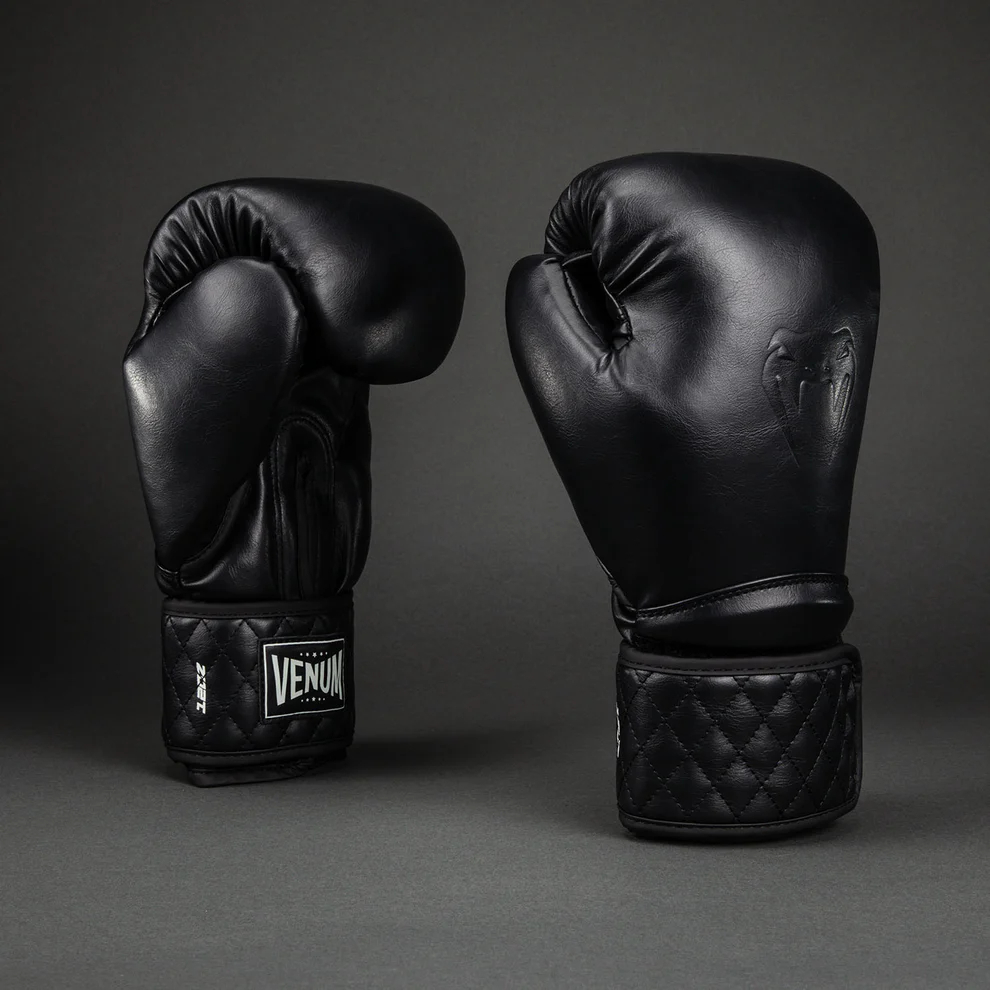 Боксерские перчатки Venum Impact Classic Боксерские перчатки Venum Impact Classic