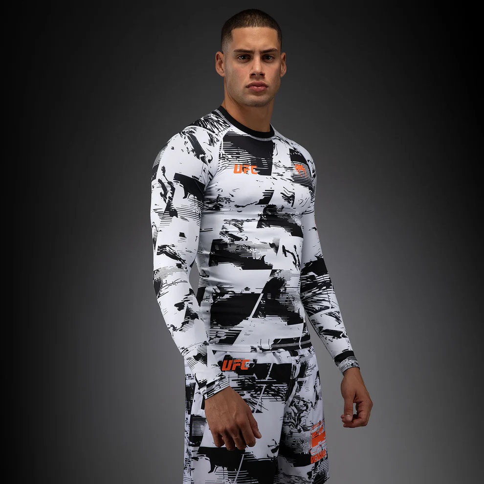 Рашгард UFC Zenith by Venum Authentic Fight Week White Рашгард UFC Zenith by Venum Authentic Fight Week White