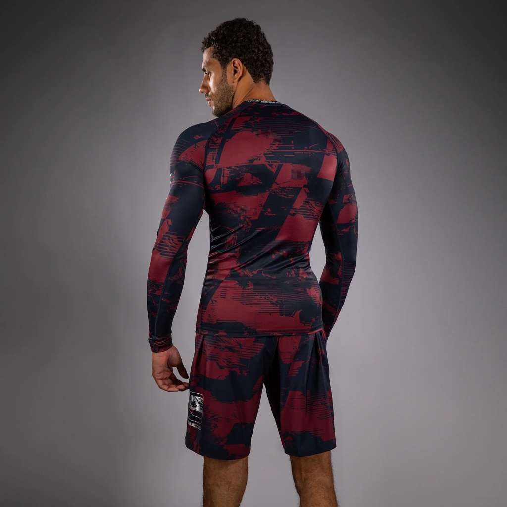 Рашгард UFC Zenith by Venum Authentic Fight Week Burgundy Рашгард UFC Zenith by Venum Authentic Fight Week Burgundy
