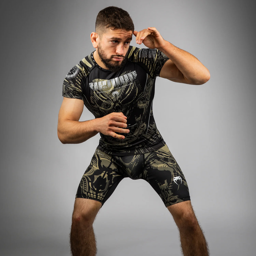 Рашгард Venum Invader Black/Sand Рашгард Venum Invader Black/Sand
