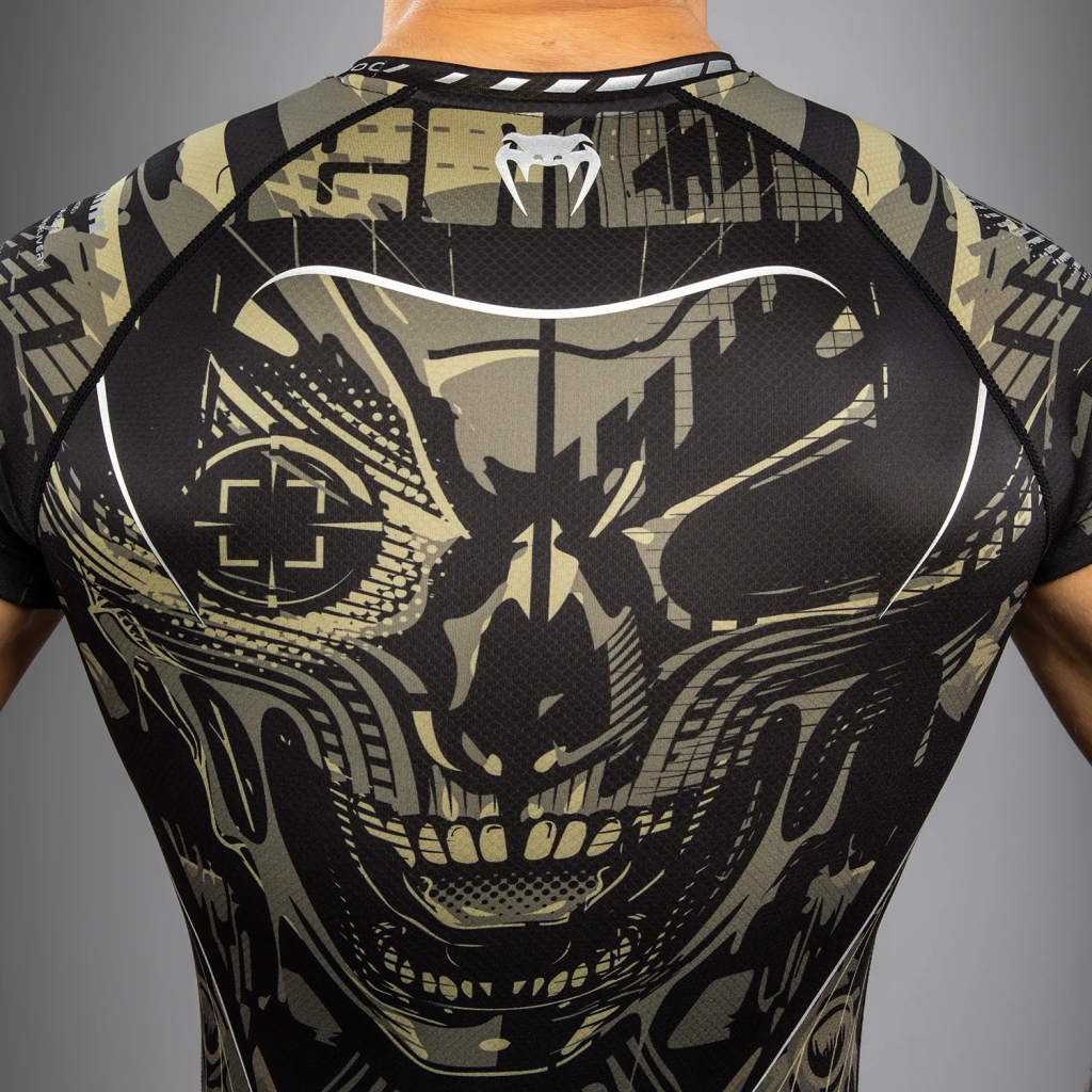 Рашгард Venum Invader Black/Sand Рашгард Venum Invader Black/Sand