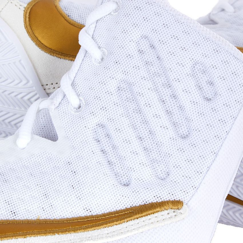 Боксёрки Nike Machomai 3.0, бело-золотые Боксёрки Nike Machomai 3.0, бело-золотые